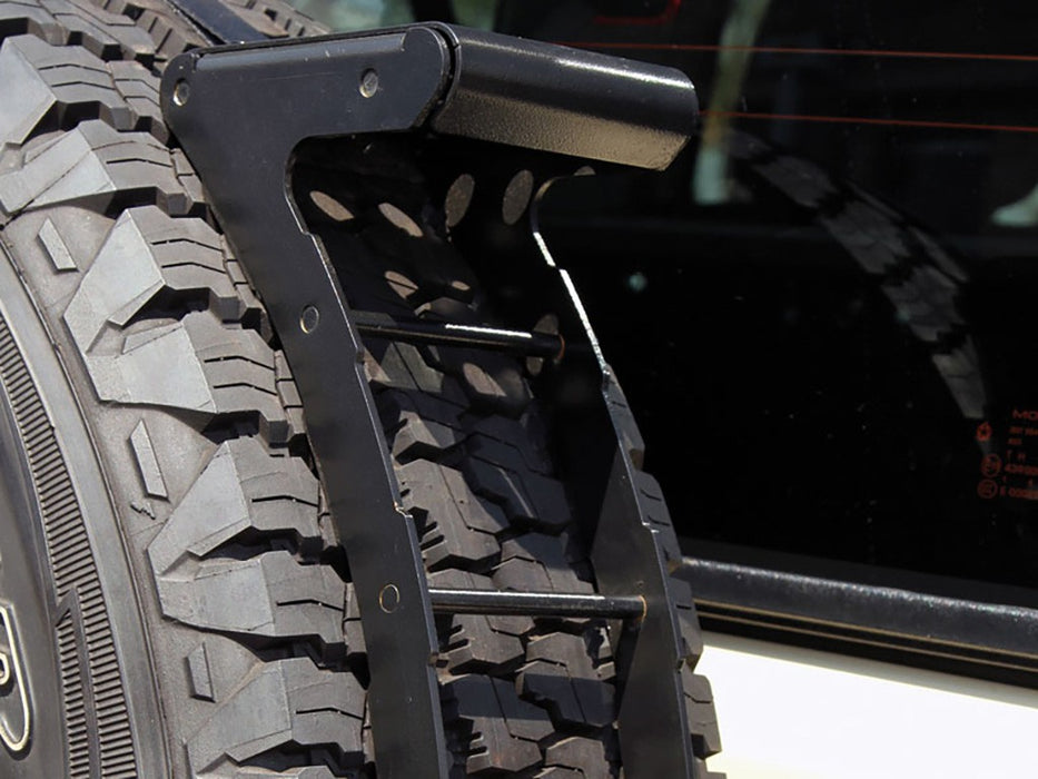 Spare Tire Kick - by Front Runner