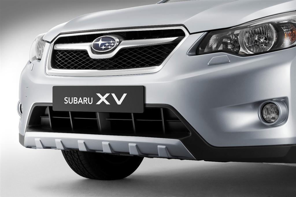 Subaru XV Kunststofffrontblende Aluminiumoptik