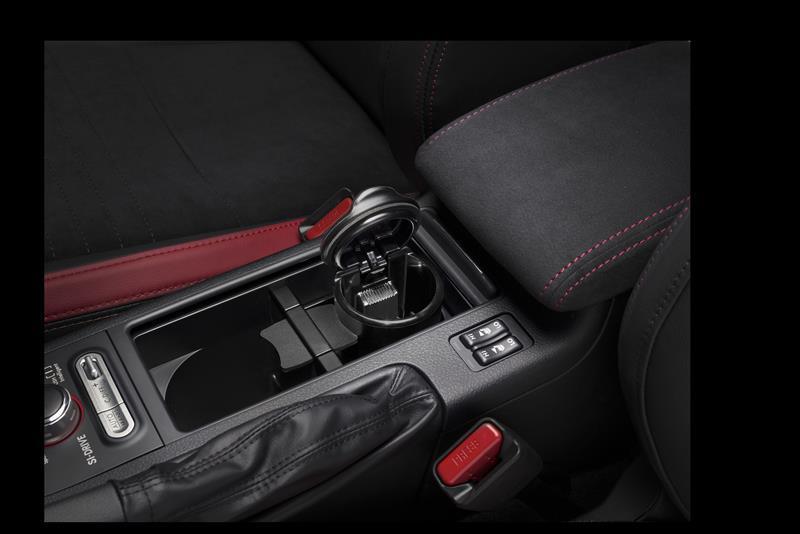 Subaru Aschenbecher Getränkehalter