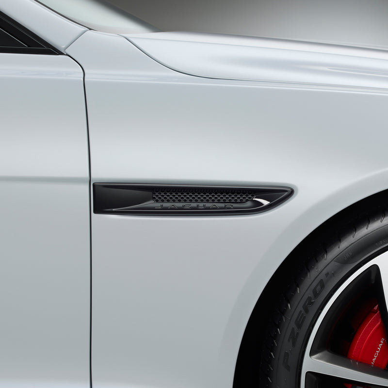 Seitliche Luftauslässe - Schwarz glänzend - R-Sport Variante